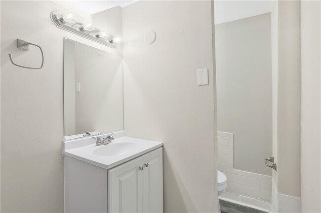 Building Photo - 3325 Kingfisher Dr