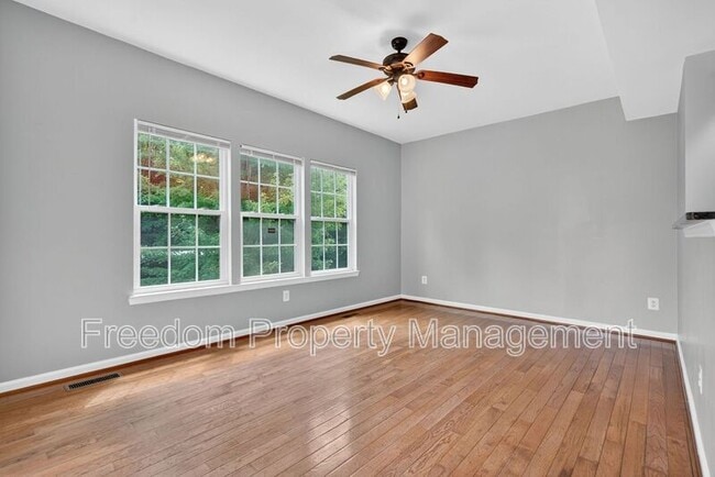 Building Photo - 7629 Hamelin Ln