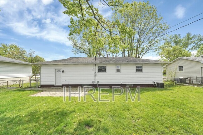Building Photo - 6295 Faircrest Rd