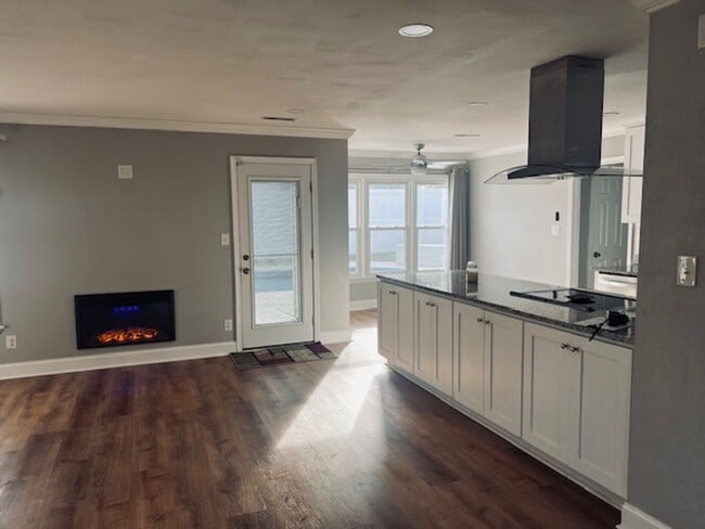 Building Photo - 1101 Warner Hall Dr