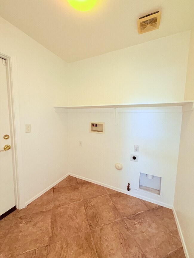 Building Photo - 11793 W Barley Dr