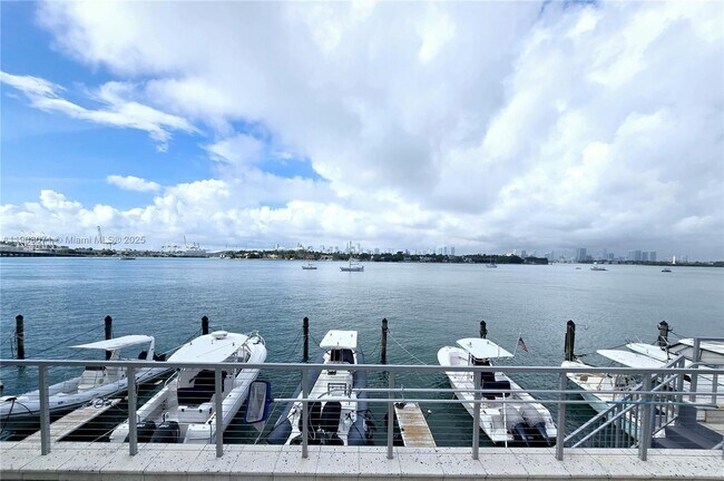 Building Photo - 800 West Ave