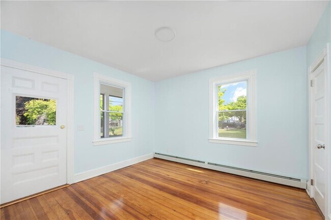 Building Photo - 87 Lyman Ave
