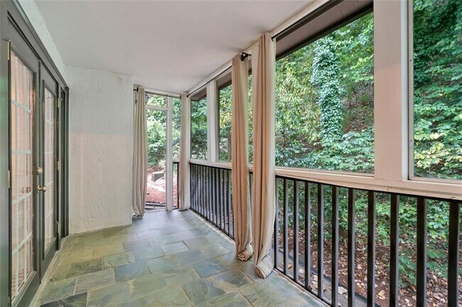 Building Photo - 1445 Monroe Dr NE