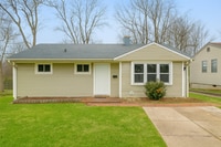 Building Photo - Charming 3-Bedroom Home – Modern, Clean & Carpet-Free!