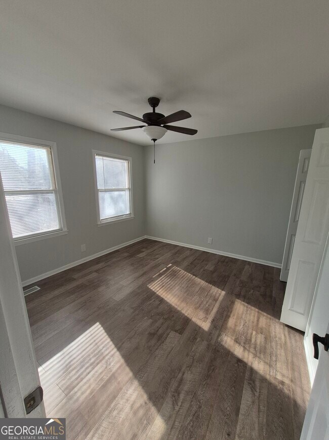 Building Photo - 185 Springdale Ct