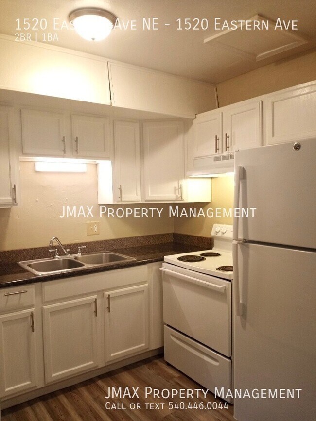 Building Photo - 1520 Eastern Ave NE