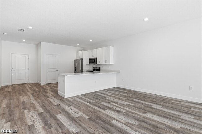 Building Photo - 10087 Amicola St