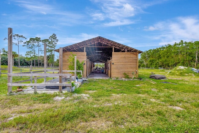 Building Photo - 18301 Murray Ln