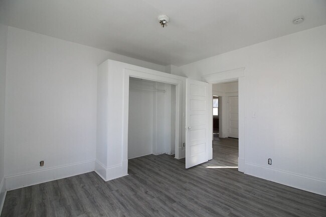 Building Photo - 90-990 Baker St