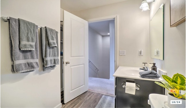 Building Photo - 2020-Built Beautiful 3 Bed 2.5 Bath End-Unit Townhome in Belle Arbor Community in Nashville, TN