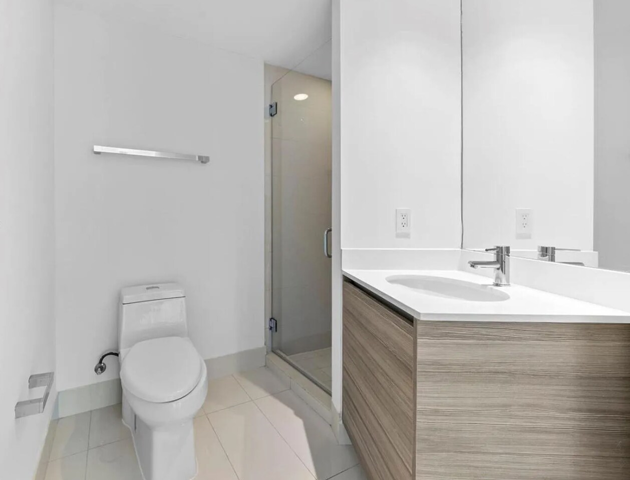 Building Photo - 121 NE 34th St