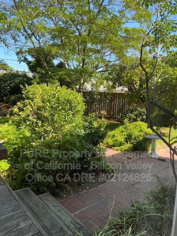 Building Photo - 5655 Glen Haven Ct