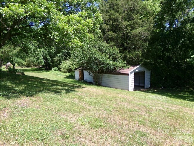Building Photo - 34838 Ellen Rd