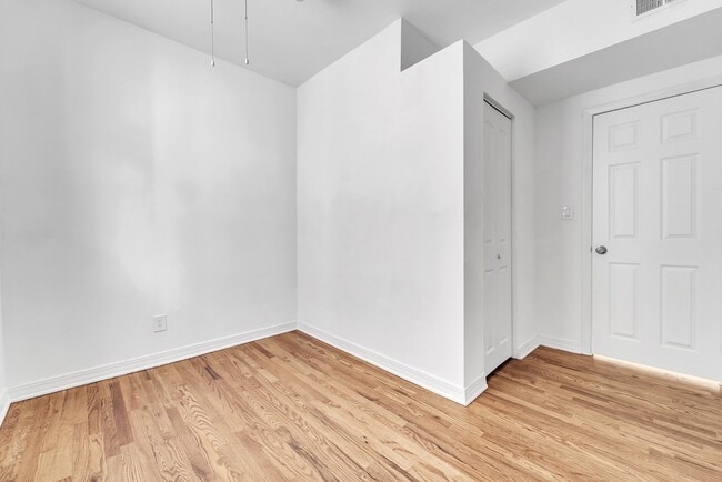 Building Photo - 1330 S 49th Ave