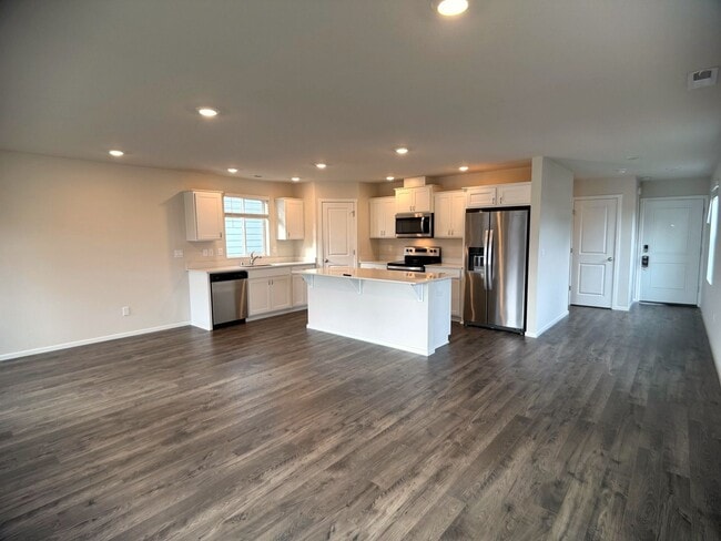 Building Photo - 2945 N 3rd Way