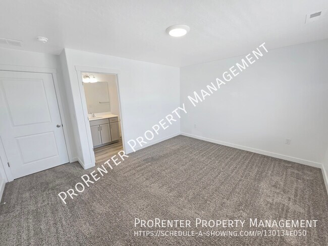 Building Photo - 2802 N Airmen Ave