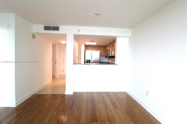Building Photo - 2101 Brickell Ave