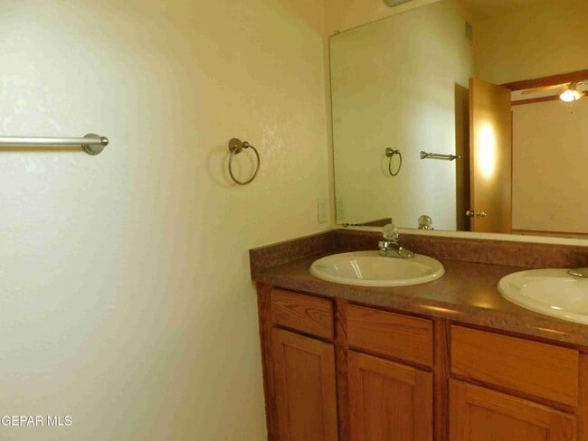 Building Photo - 3313 Tierra Espada Dr