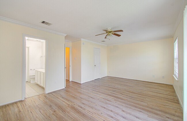Building Photo - Affordable 3-Bedroom Townhome in Prime Missouri City Location