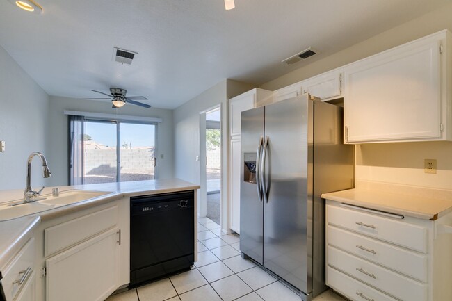 Building Photo - PARADISE VALLEY, 3 BDRM, 3 FULL BATH, 1 BDRM+FULL BATH DOWNSTAIRS, NO HOA