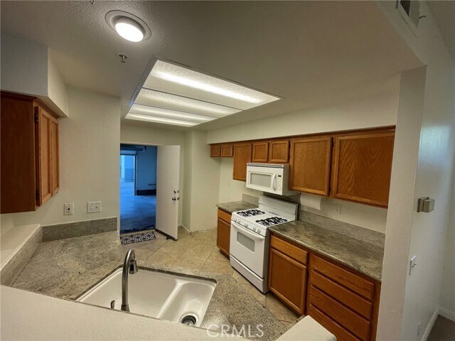 Building Photo - 55 Breakers Ln