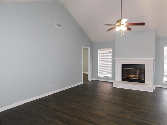 Building Photo - 2529 Grandview Rd
