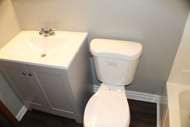 Building Photo - 2811 31st St