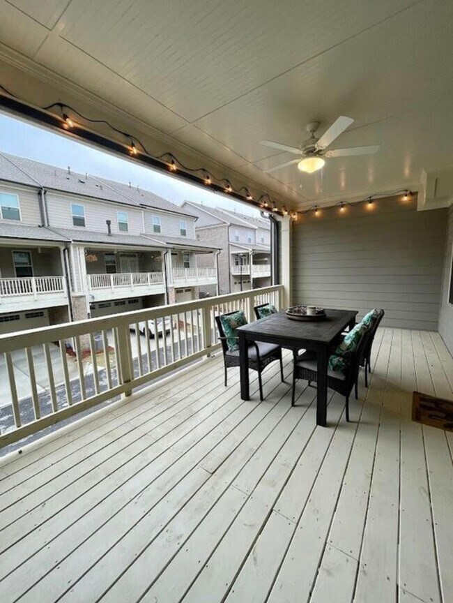 Deck - 3975 Redwood Dr