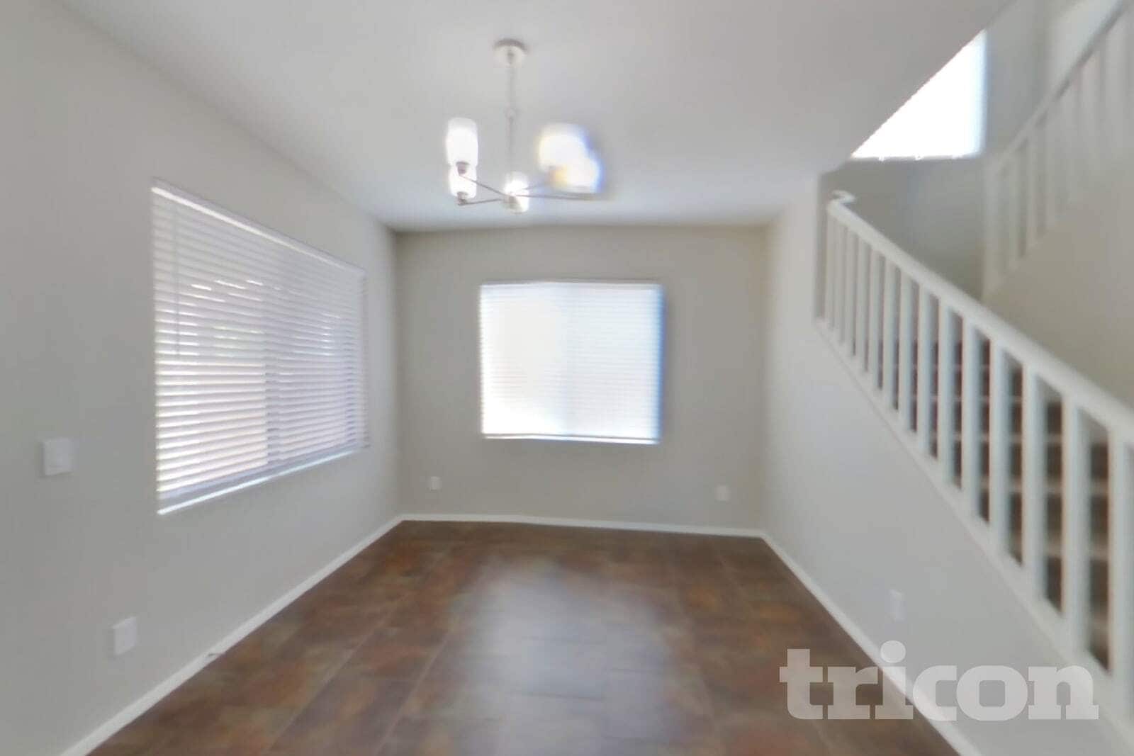 Building Photo - 4930 E Del Rio Dr