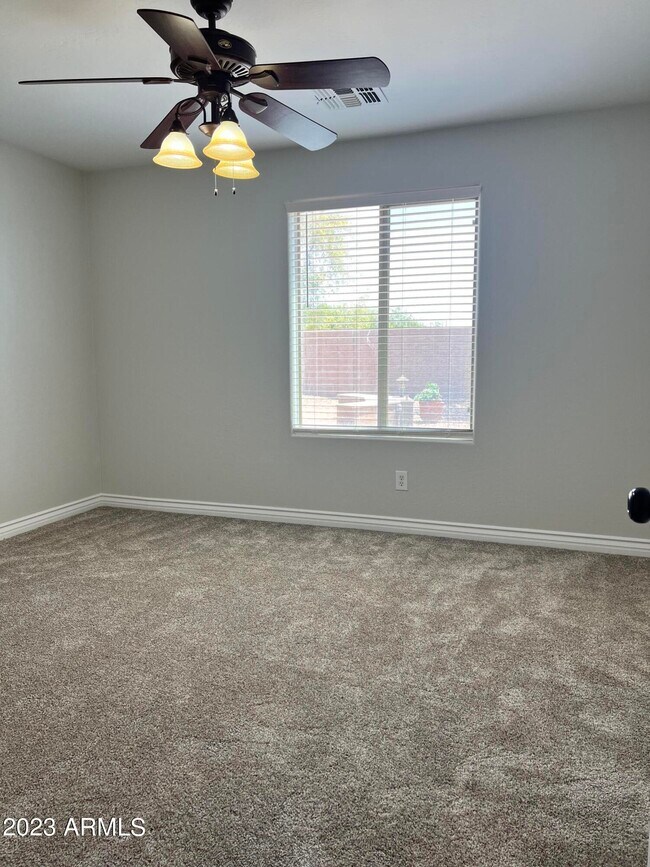 Building Photo - 24911 W Dove Run Dr