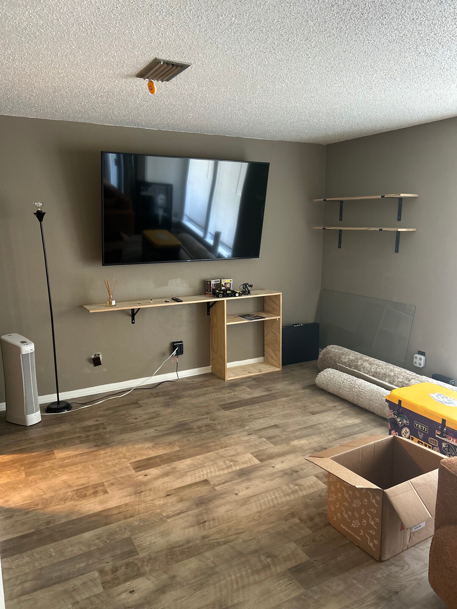 Living Room - 123 Golf Ter