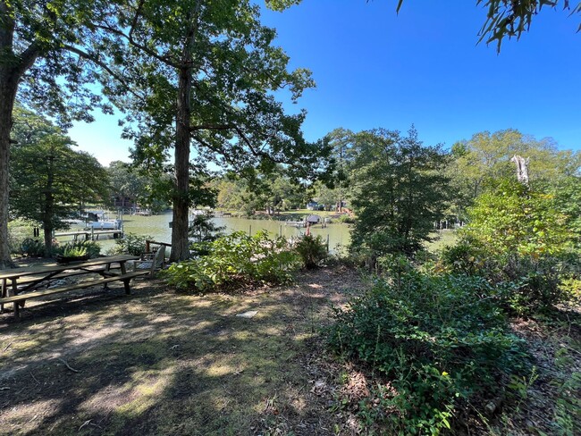 Building Photo - One Level Waterfront Home