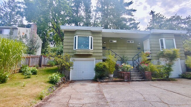 Building Photo - Great One Bedroom Unit Located In Multnoma...