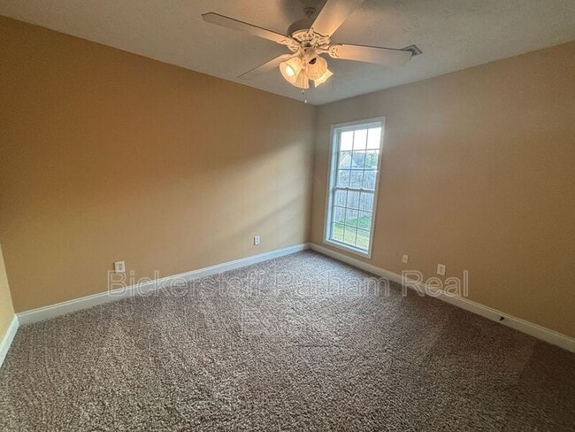 Building Photo - 385 Lee Rd 2141