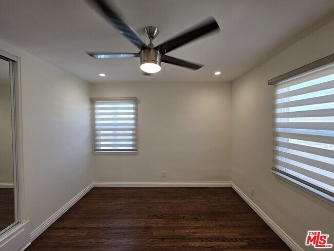 Building Photo - 102 Gaviota Ave