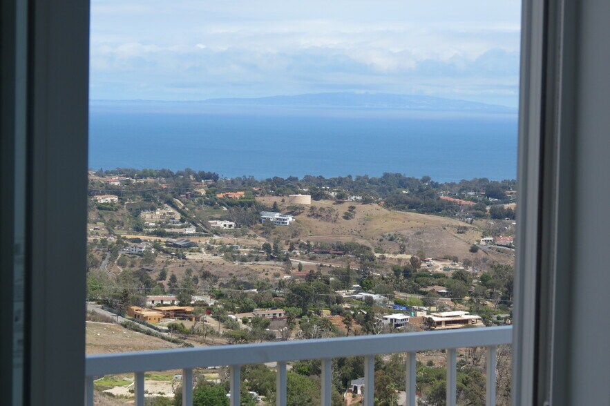 Building Photo - 30001 Zenith Point Rd