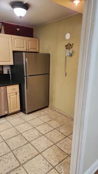 Building Photo - 4156 Inverrary Dr