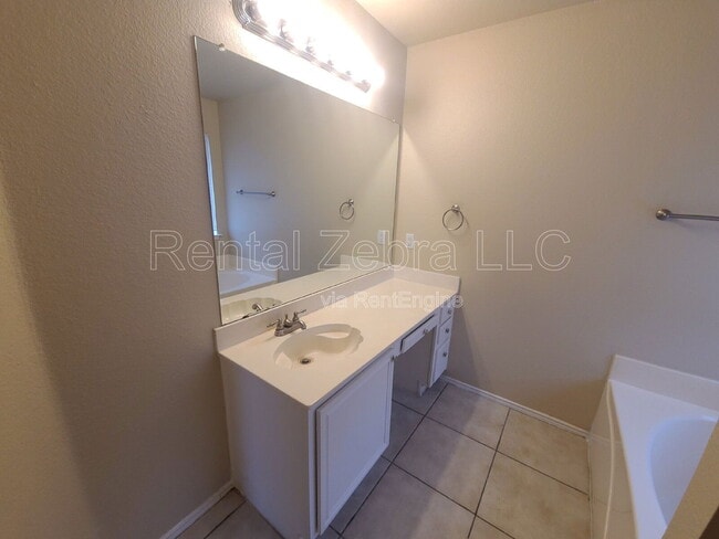 Building Photo - 787 Catalina Dr