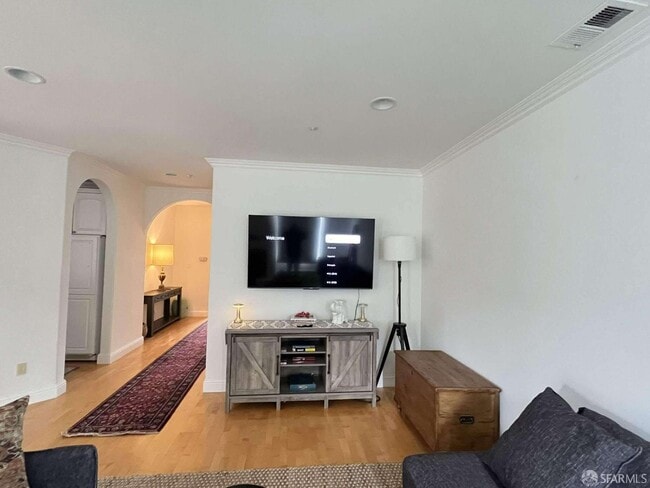 Building Photo - 1715 Pierce St