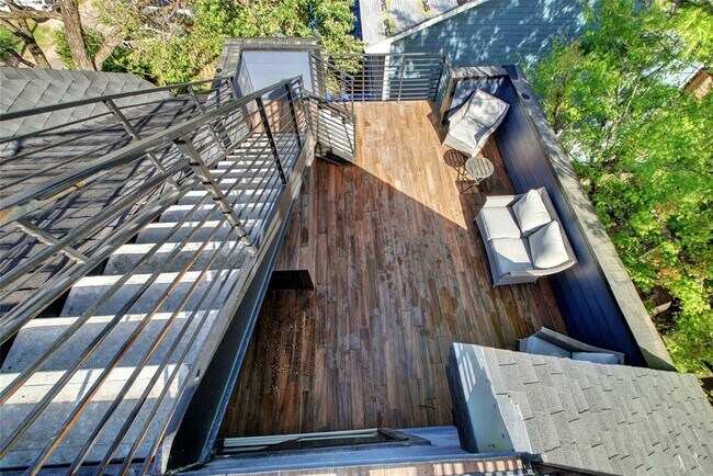 Building Photo - 4412 Caswell Ave