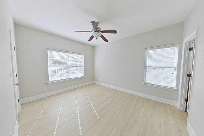 Building Photo - 303 Summercreek Cove