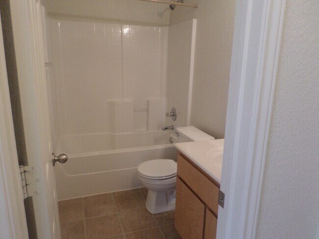 Building Photo - 3804 Joshua Taylor Dr