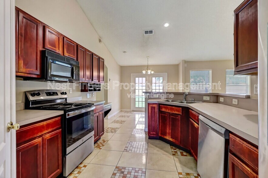 Building Photo - 9703 Cedar Ridge Dr W