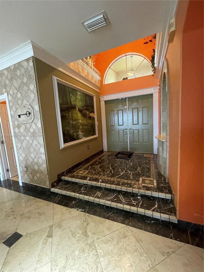 Building Photo - 232 SW 7th Ave