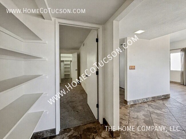 Building Photo - 927 W Rio-Altar