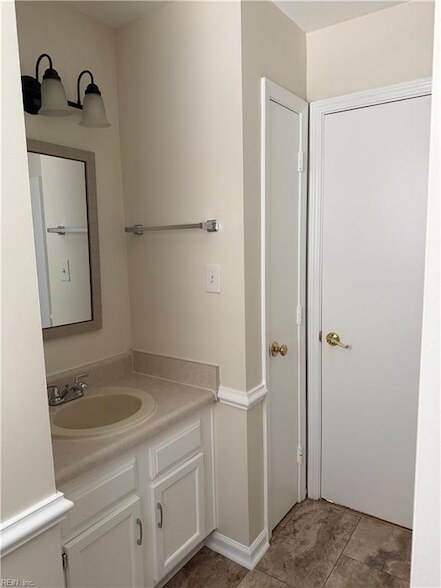 Building Photo - 3339 Dietz Dr