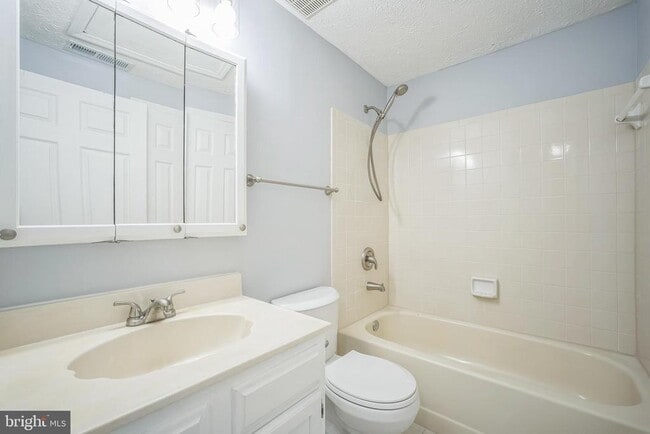 Building Photo - 1613 Fieldthorn Dr