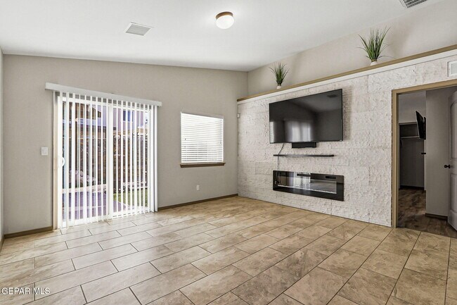 Building Photo - 12776 Tre Maximiliano Ave