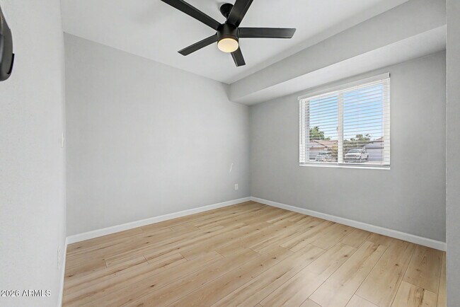 Building Photo - 908 W Ross Ave